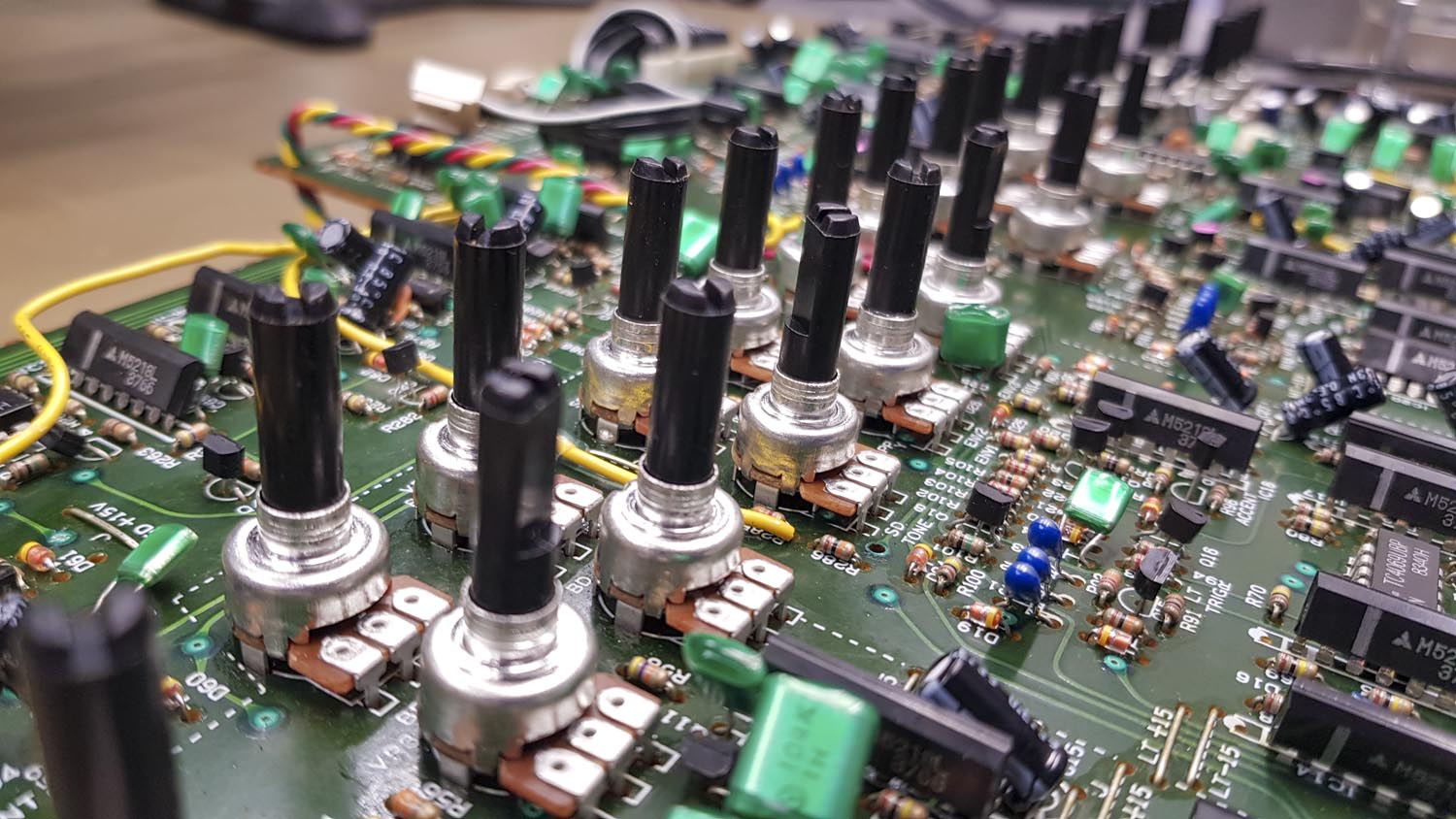 Roland TR909 internals encoder repair